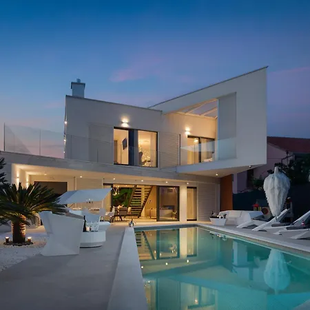 Villa Luxury Sun Rays With Infinity Pool Kastela