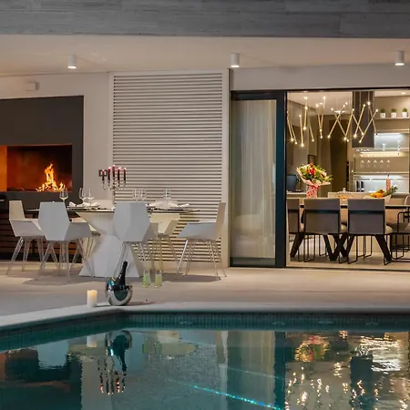 Luxury Sun Rays With Infinity Pool Villa Kastela