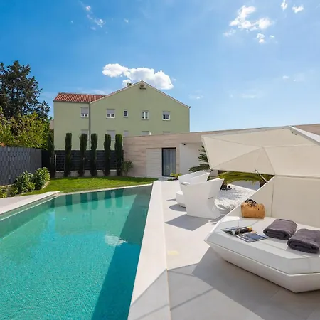 Villa Luxury Sun Rays With Infinity Pool *