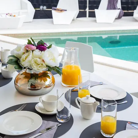 Luxury Sun Rays With Infinity Pool Villa *