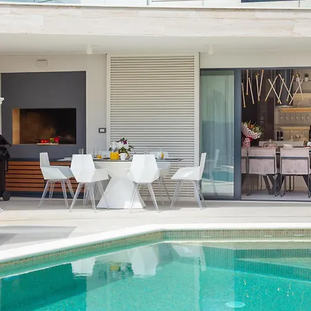 Luxury Sun Rays With Infinity Pool * Kastela