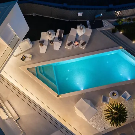 Luxury Sun Rays With Infinity Pool * Kastela