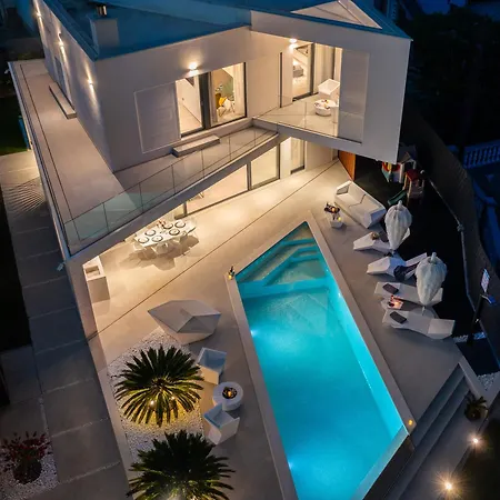 Luxury Sun Rays With Infinity Pool
