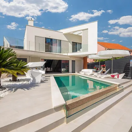 Luxury Sun Rays With Infinity Pool Villa Kaštela